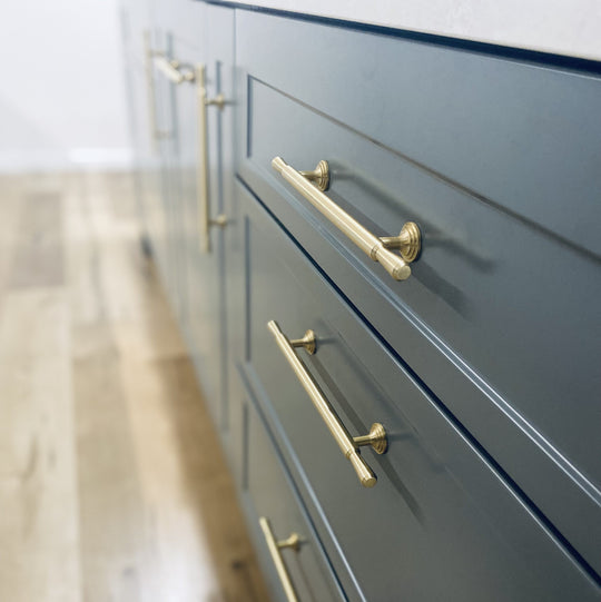 A Quick and Easy Guide to Installing Cabinet Handles on Cupboards